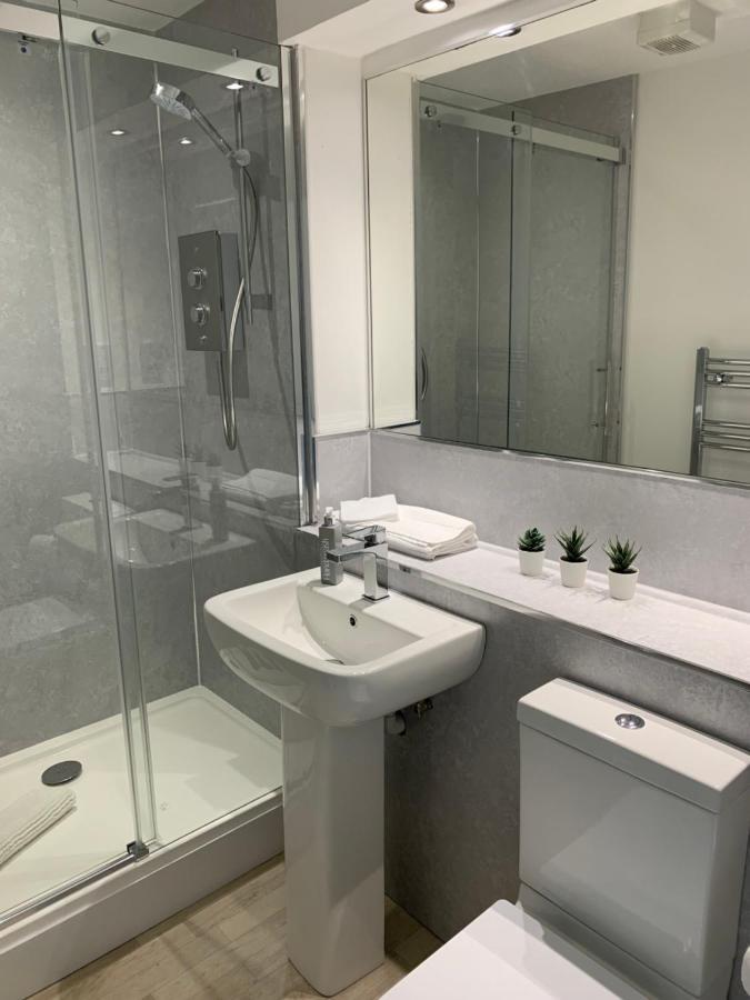 3 Bedroom - 2 Bathroom Townhouse In Corstorphine Near Murrayfield Stadium - Direct Bus To Edinburgh City Centre In 20 Minutes - Two Private Parking Spaces - Private Sunny Garden - Recently Refurbished Esterno foto