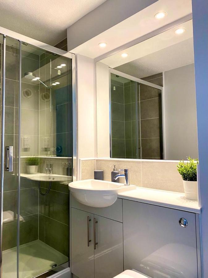 3 Bedroom - 2 Bathroom Townhouse In Corstorphine Near Murrayfield Stadium - Direct Bus To Edinburgh City Centre In 20 Minutes - Two Private Parking Spaces - Private Sunny Garden - Recently Refurbished Esterno foto